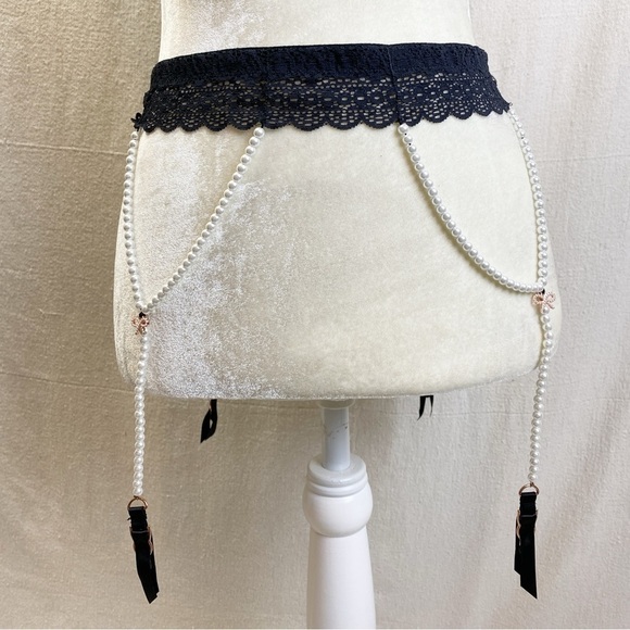 Savage X Fenty Black and faux Pearl Garter belt - Picture 1 of 7